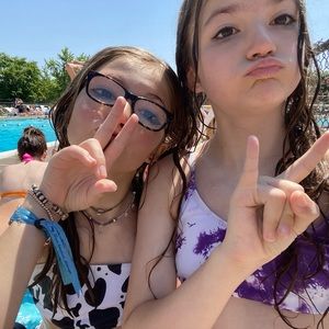 Meet your Posher, Amelie